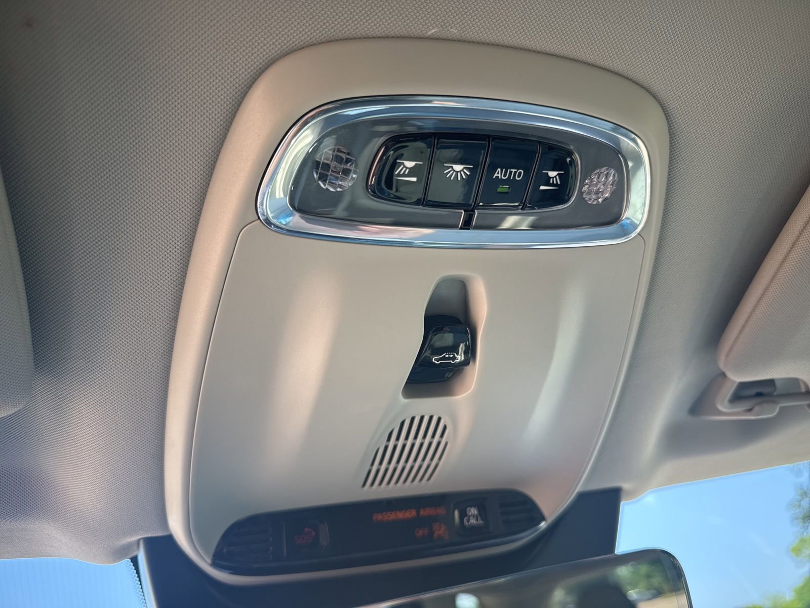 Used 2016 Volvo XC90 T6 Inscription w/ Vision Package AWD/4WD image 13