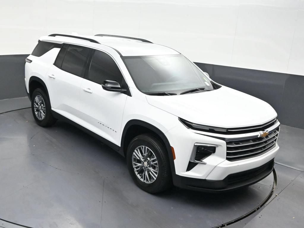 Used 2025 Chevrolet Traverse LT FWD image 23