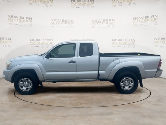 Used 2010 Toyota Tacoma 4x4 Access Cab V6 image 2