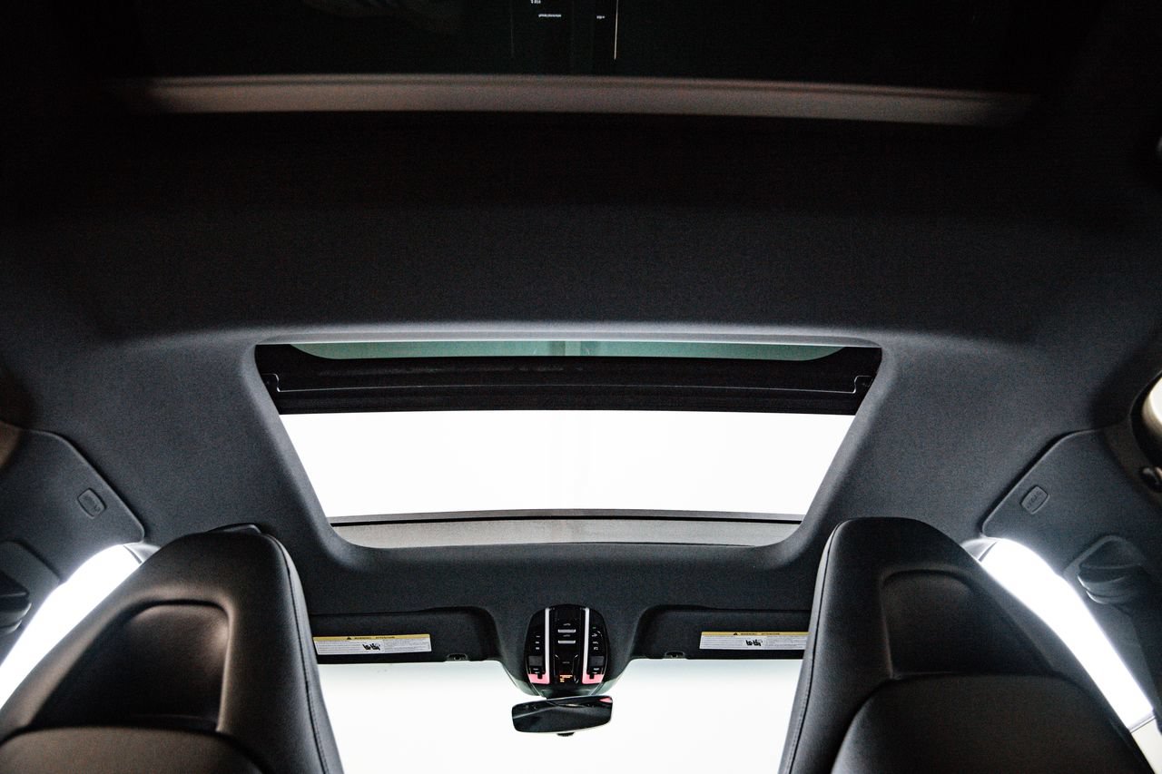 Certified 2023 Porsche Panamera image 30