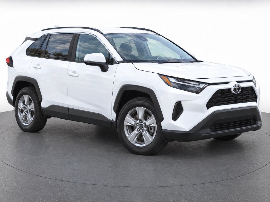 Used 2025 Toyota RAV4 XLE AWD/4WD image 7