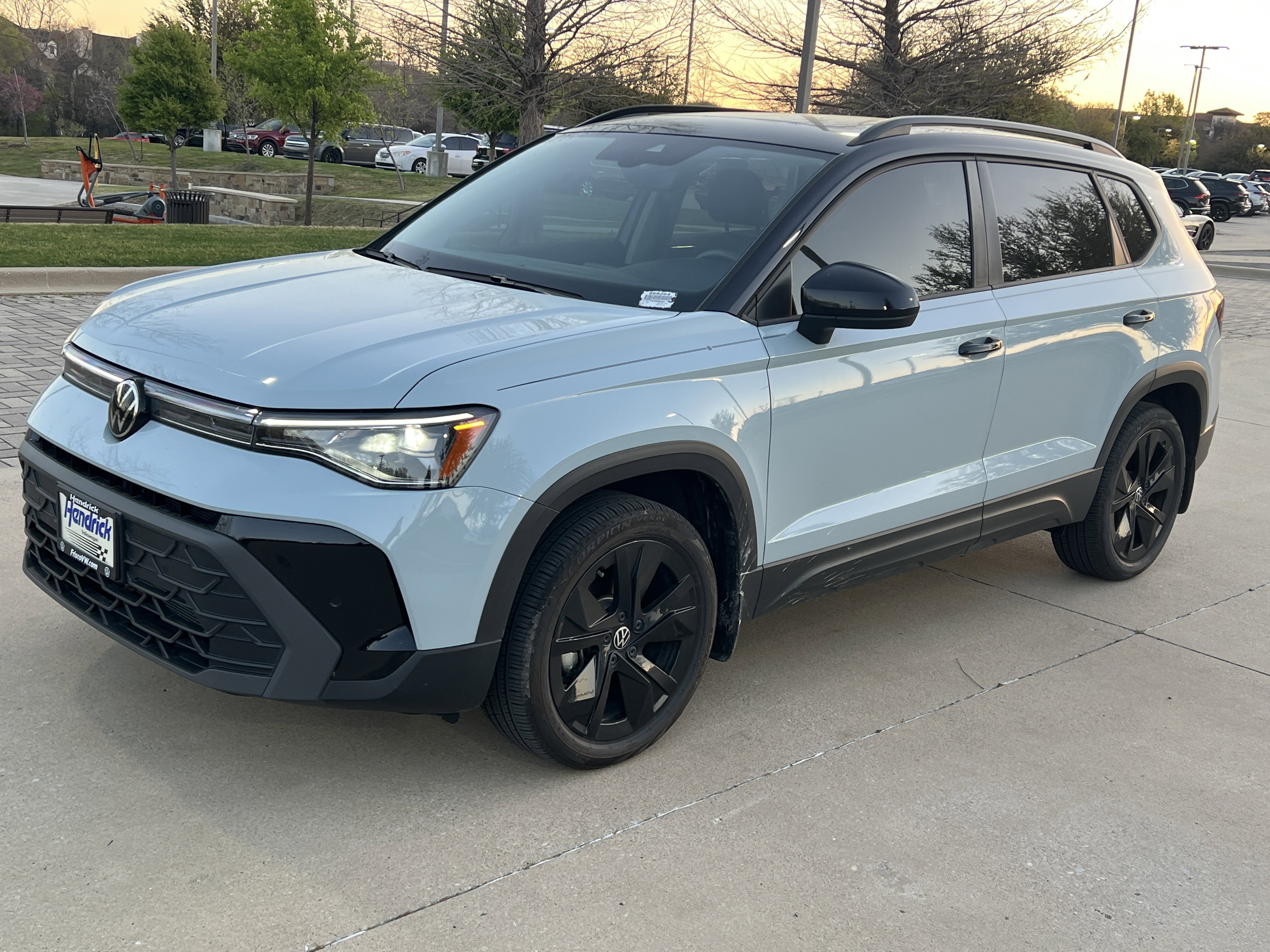 Used 2025 Volkswagen Taos SE image 5