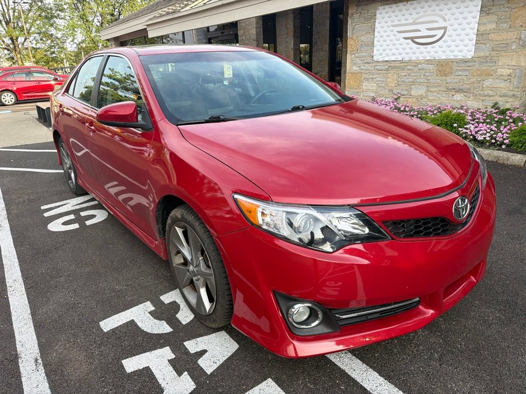 Used 2012 Toyota Camry SE FWD image 5