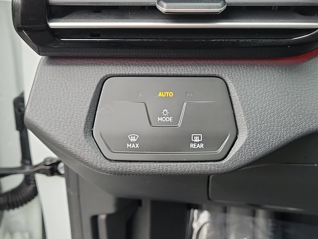 Certified 2024 Volkswagen ID.4 2WD image 27