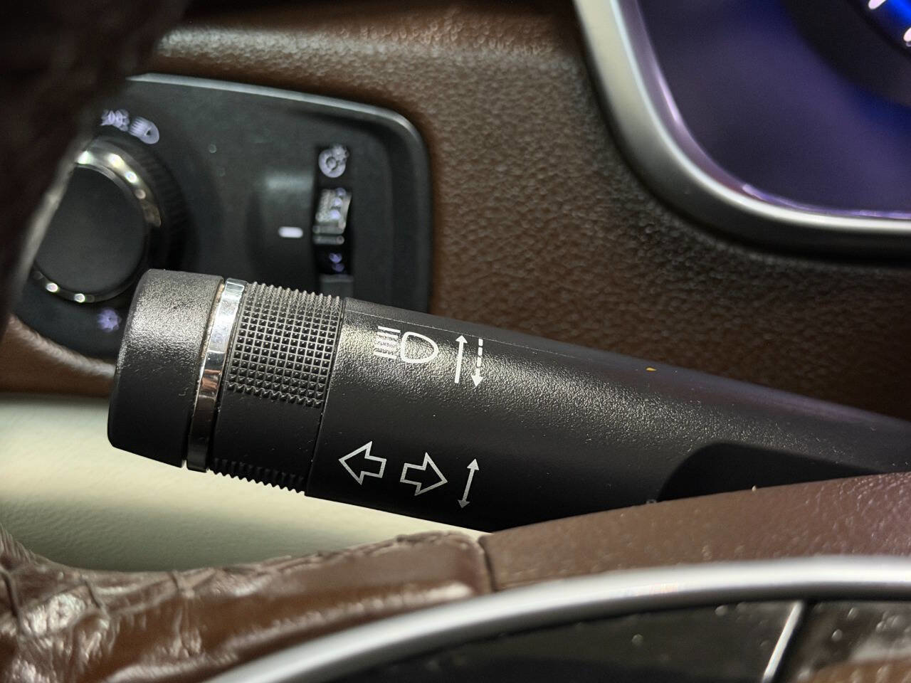 Used 2015 Cadillac SRX Luxury w/ Driver Awareness Package image 38