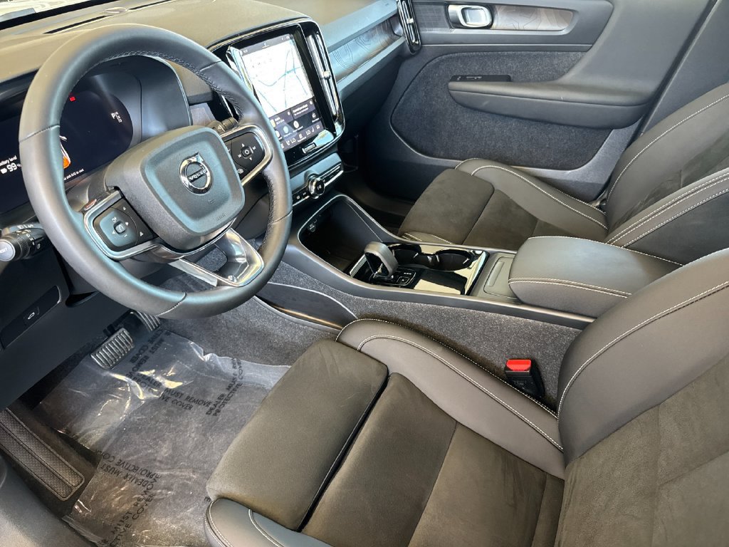 Certified 2023 Volvo C40 P8 Recharge Plus w/ Climate Package AWD/4WD image 9