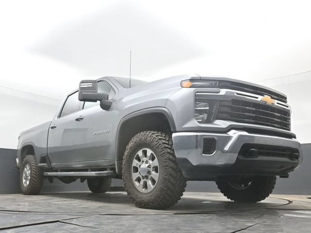 Used 2024 Chevrolet Silverado 2500 LT AWD/4WD image 29