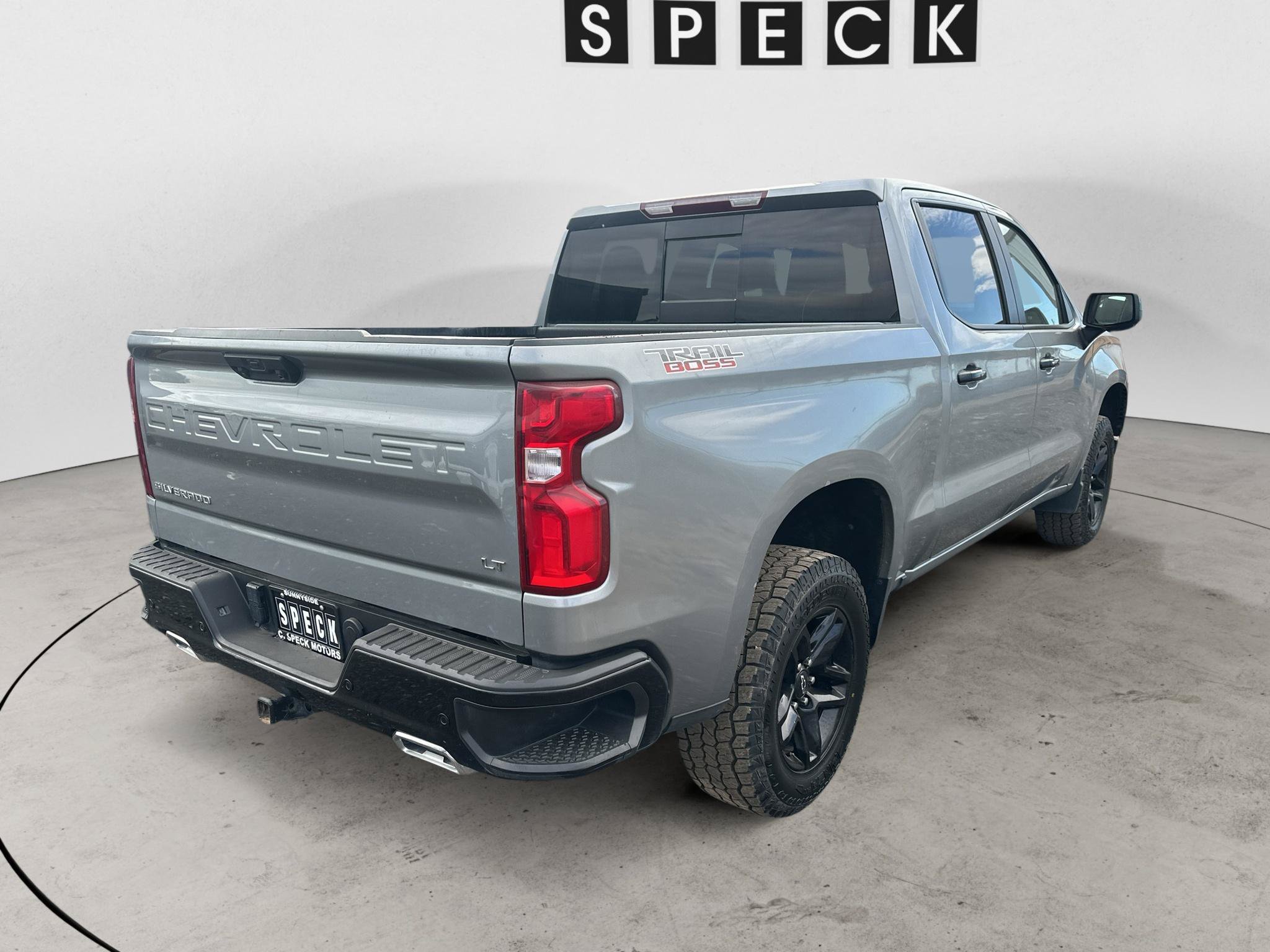 Used 2024 Chevrolet Silverado 1500 LT Trail Boss w/ Convenience Package II AWD/4WD image 4