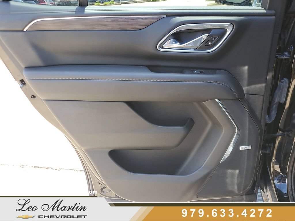 Used 2021 Chevrolet Tahoe Z71 w/ Z71 Signature Package AWD/4WD image 13