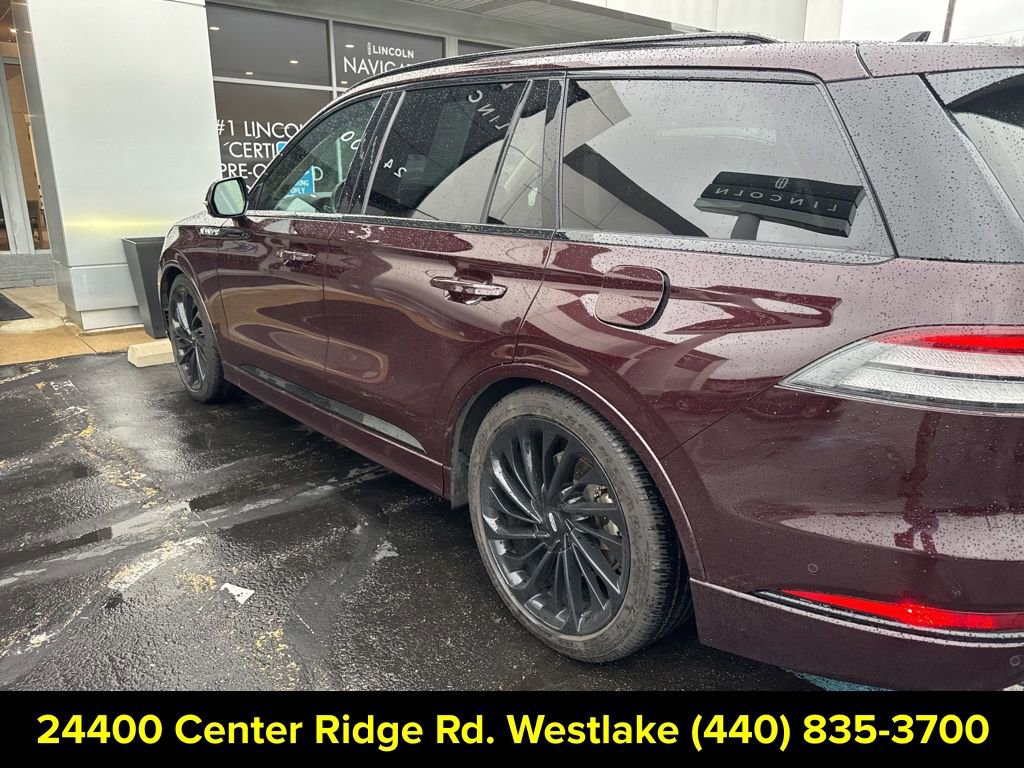 Used 2023 Lincoln Aviator Reserve w/ Equipment Group 201A AWD/4WD image 9