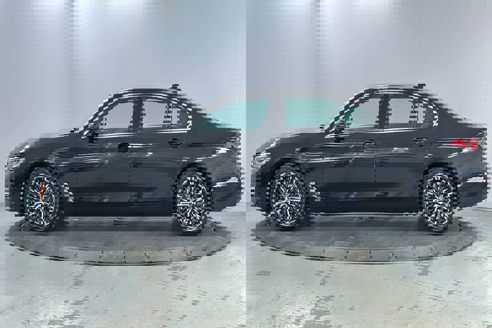 Used 2023 BMW 540i w/ Convenience Package RWD image 5