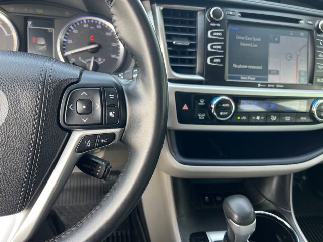 Used 2017 Toyota Highlander XLE image 19
