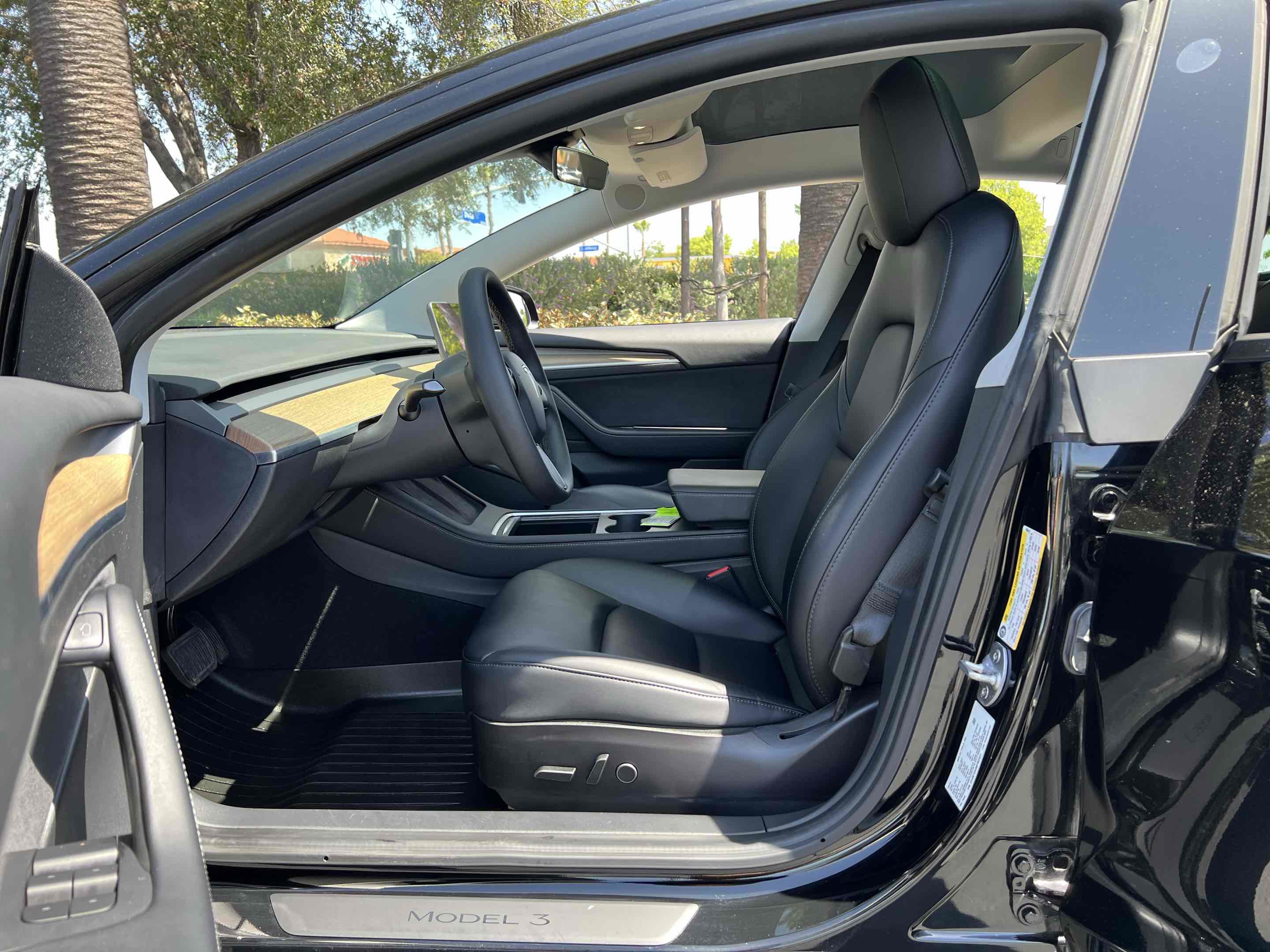 Used 2021 Tesla Model 3 Standard Range Plus RWD image 5