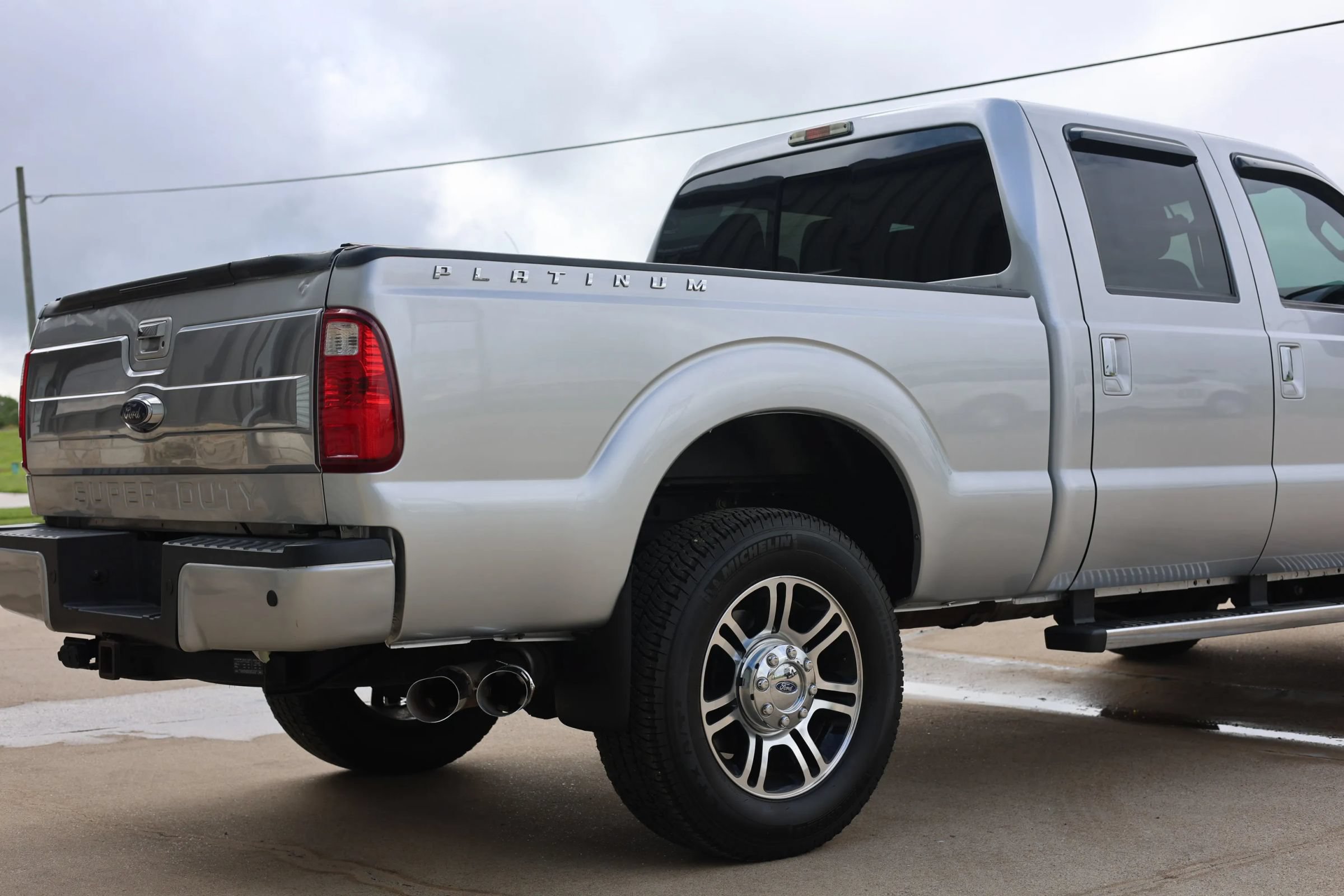 Used 2016 Ford F350 Platinum AWD/4WD image 4