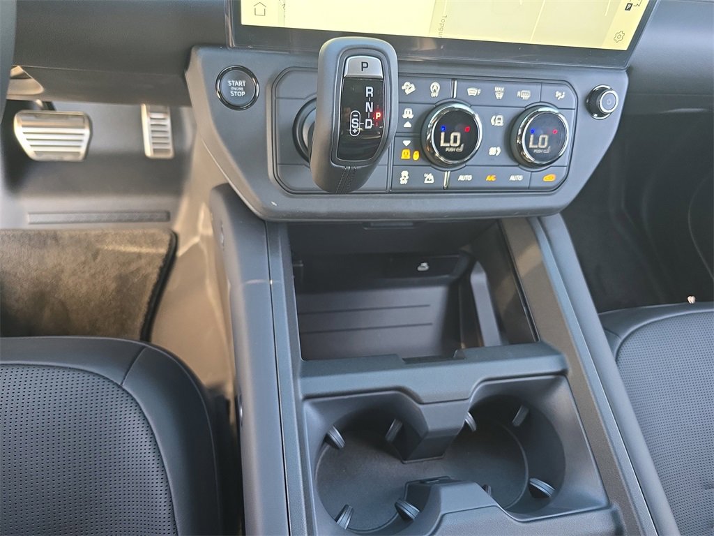 New 2026 Land Rover Defender 110 OCTA image 25
