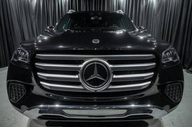 New 2026 Mercedes-Benz GLS 450 4MATIC image 2