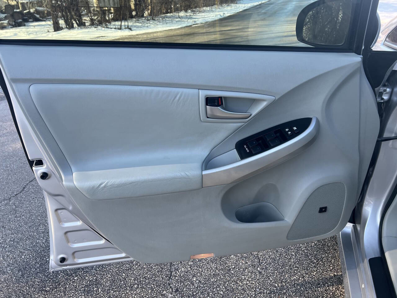 Used 2015 Toyota Prius Four w/ Deluxe Solar Roof Package image 12