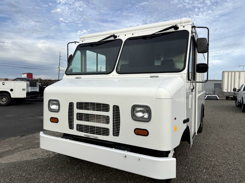Used 2017 Ford E-350 and Econoline 350 Super Duty w/ A/C Prep Package image 3