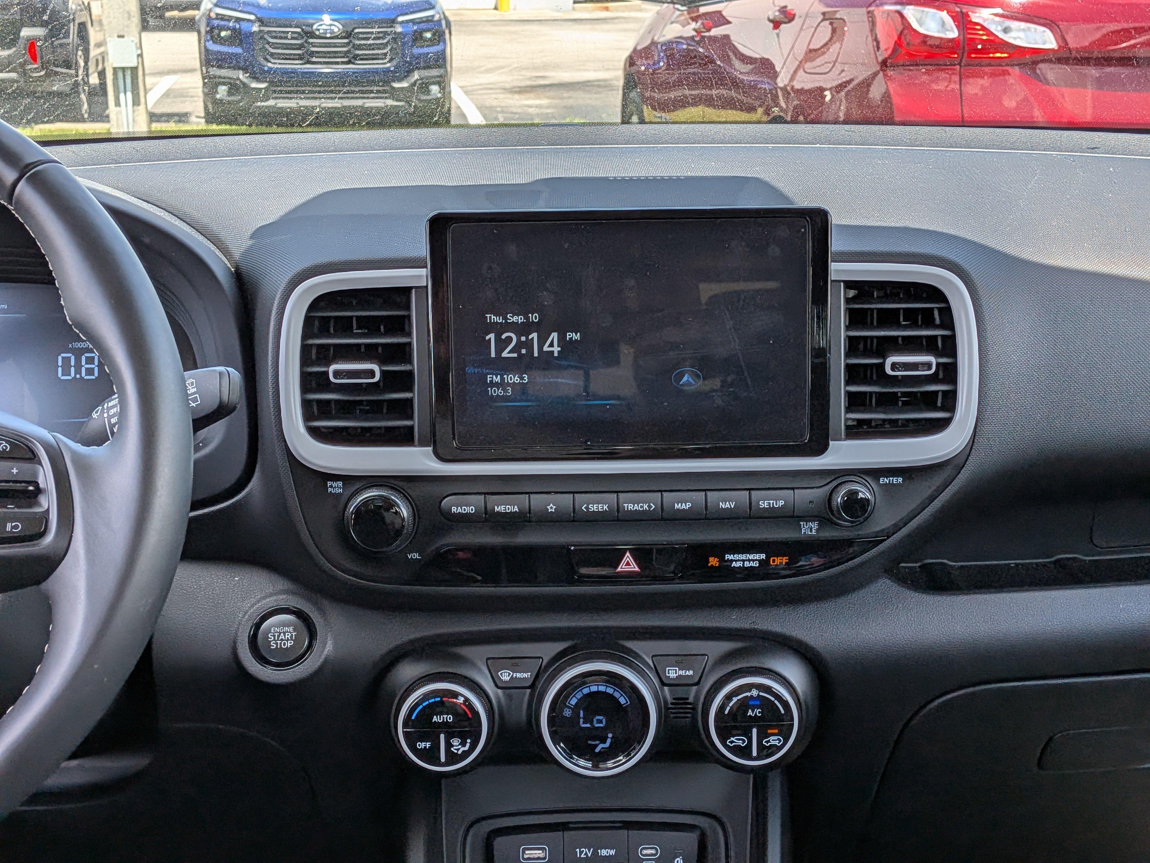 Used 2025 Hyundai Venue Limited FWD image 19