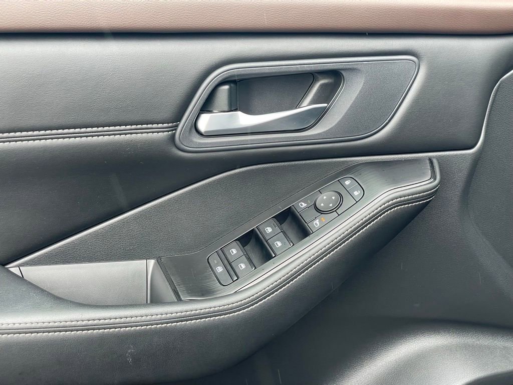 Certified 2023 Nissan Rogue SV w/ SV Premium B Package image 13