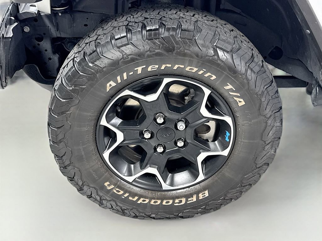 Used 2023 Jeep Wrangler Unlimited Rubicon 4xe w/ Cold Weather Group AWD/4WD image 11