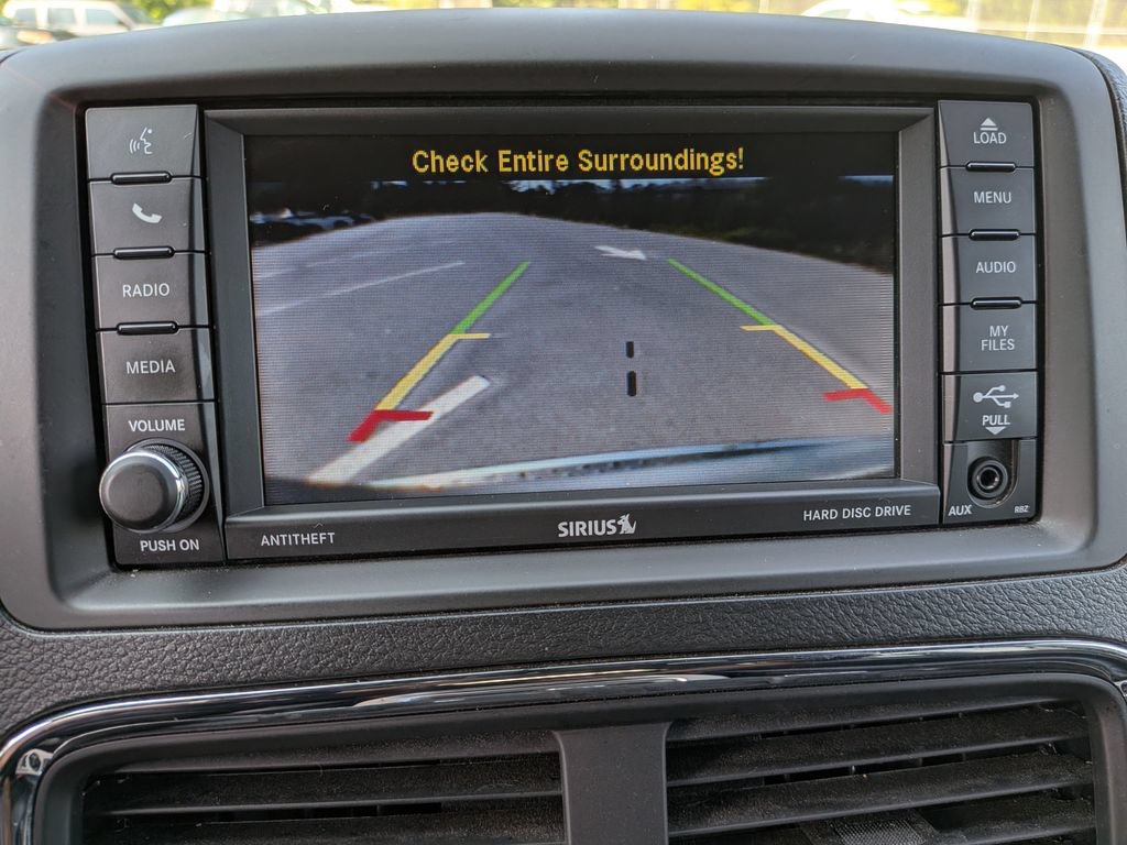 Used 2017 Dodge Grand Caravan SXT w/ Driver Convenience Group FWD image 18