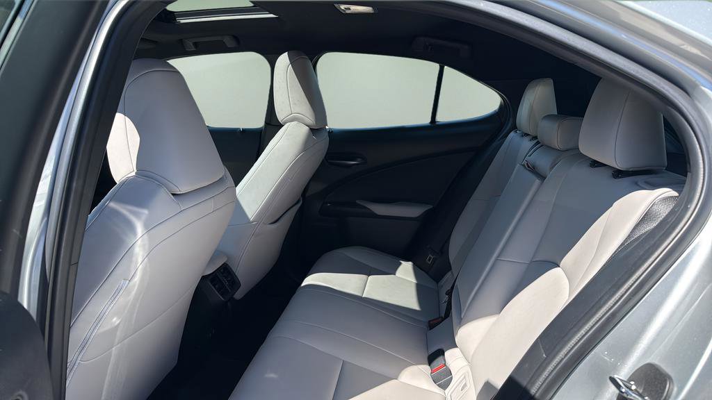 Used 2020 Lexus UX 250h w/ Premium Package image 15