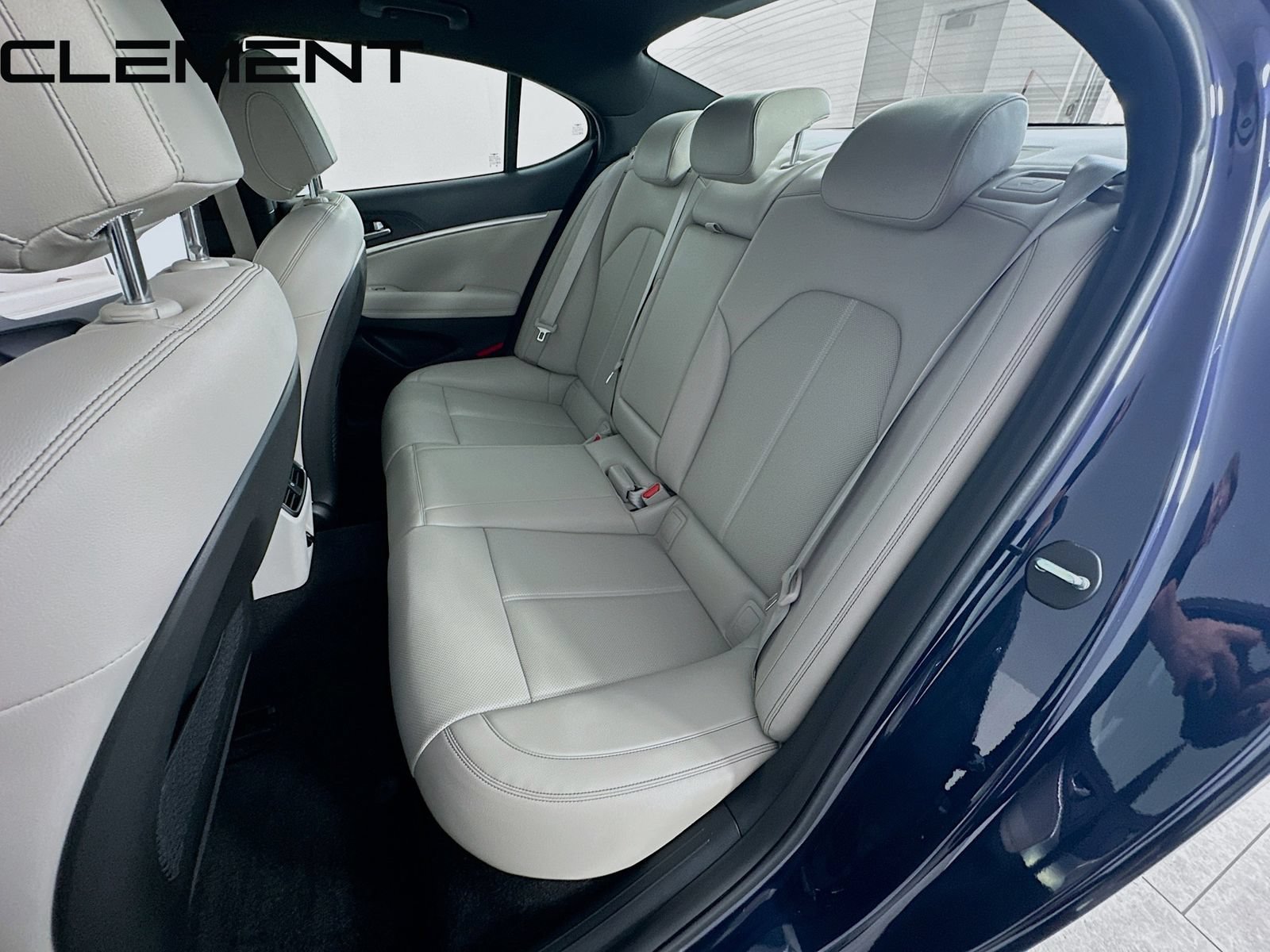 Used 2023 Genesis G70 2.0T RWD image 32
