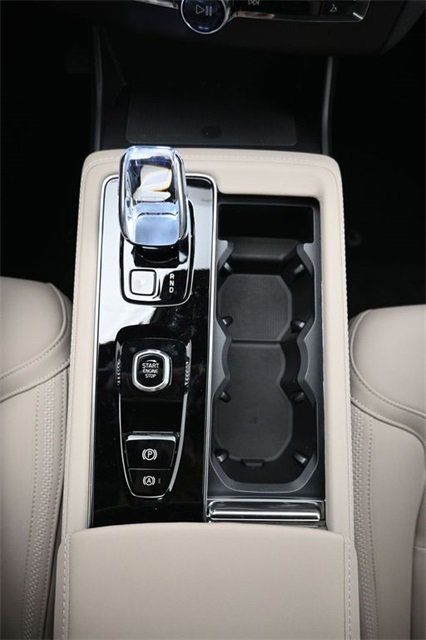 New 2026 Volvo XC90 B6 Plus w/ Protection Package Premier image 11