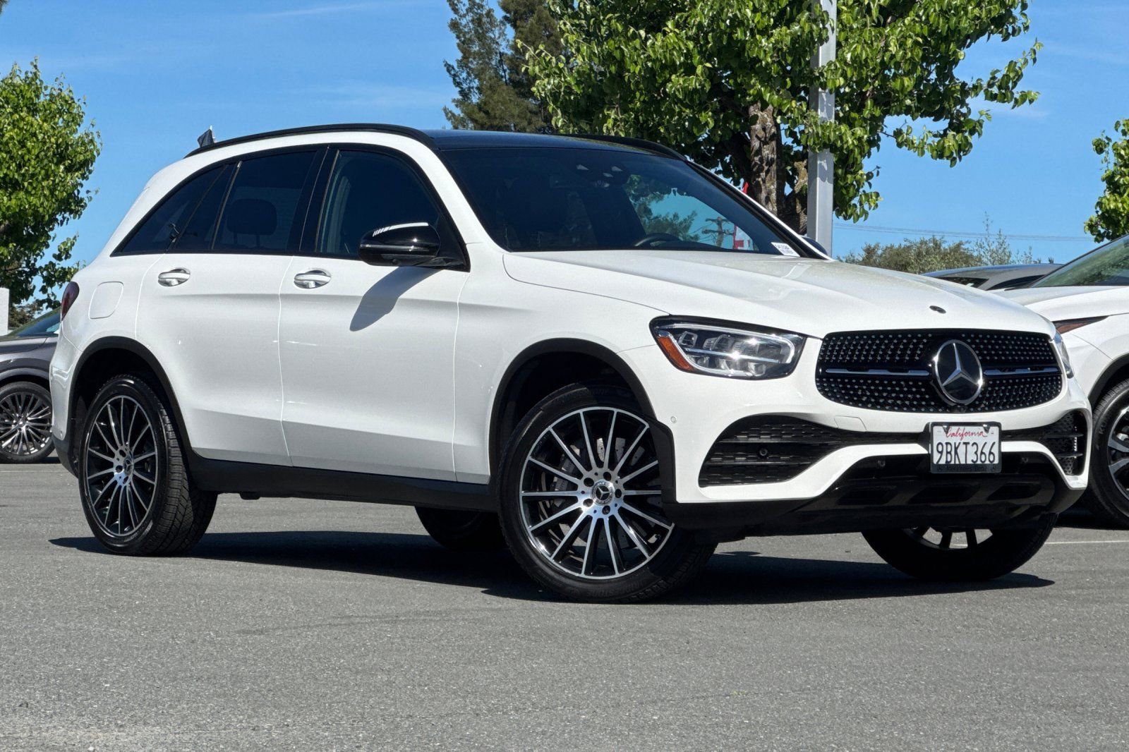 Used 2022 Mercedes-Benz GLC 300 4MATIC image 2