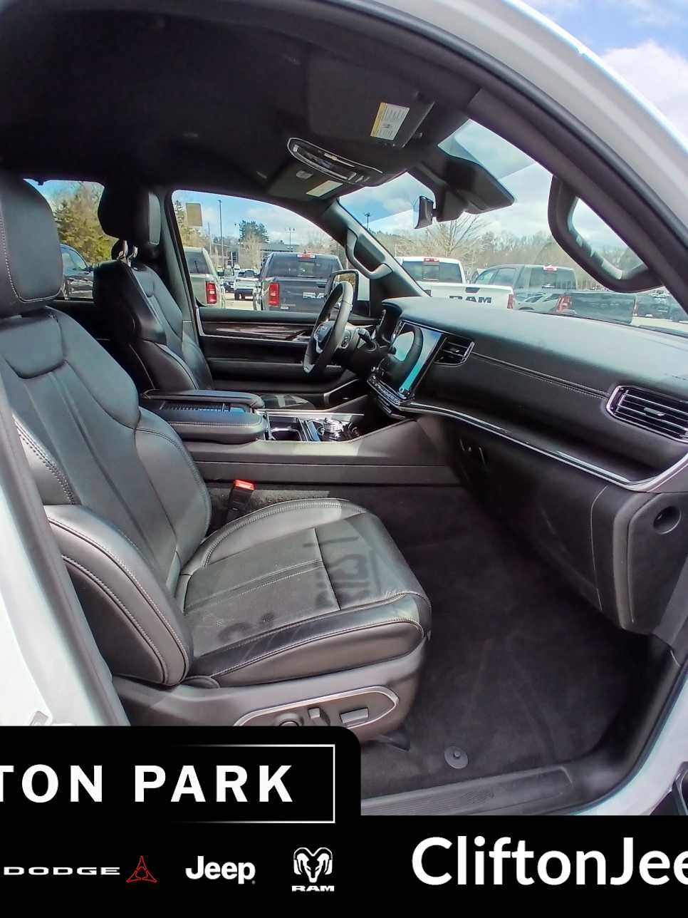 Used 2022 Jeep Wagoneer Series I w/ Convenience Group I AWD/4WD image 17