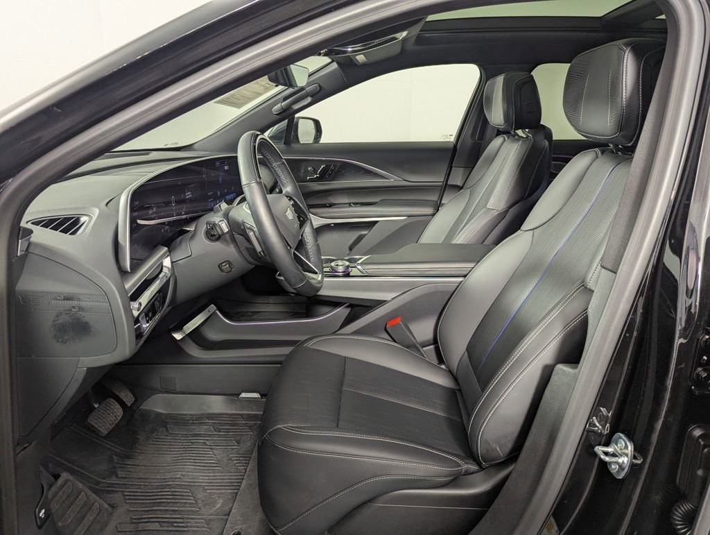 Used 2024 Cadillac Lyriq Luxury w/ LPO, Floor Liner Package image 4