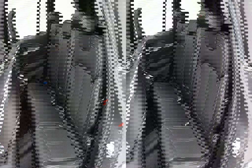 Used 2023 Jeep Grand Cherokee Overland w/ Luxury Tech Group IV image 11