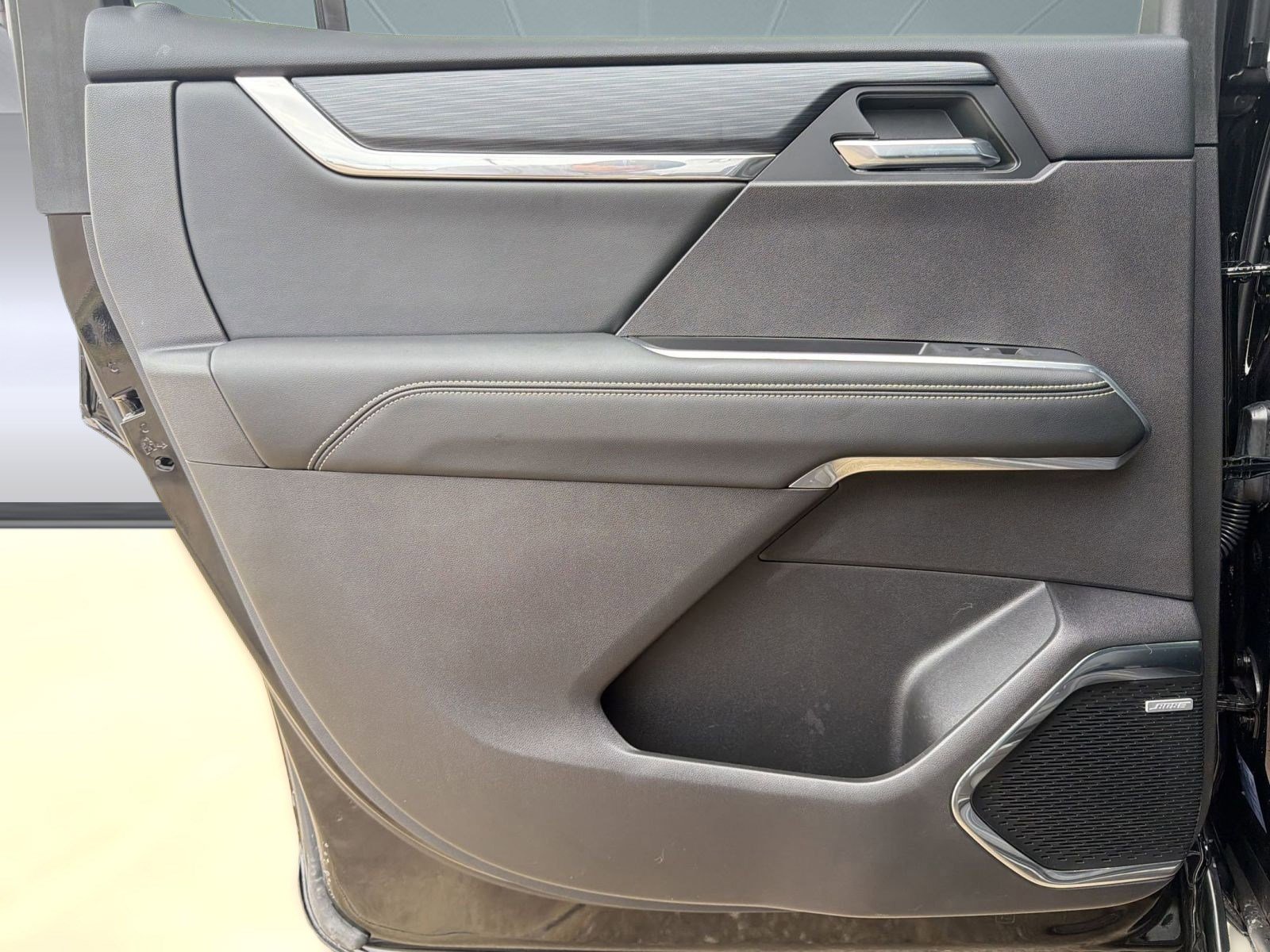 Used 2025 GMC Acadia Elevation w/ Elevation Premium Package FWD image 24