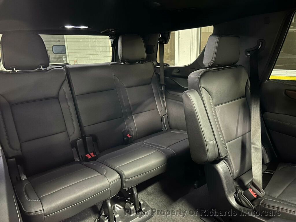 Used 2025 GMC Yukon Denali w/ Sun & Power Step Package AWD/4WD image 29