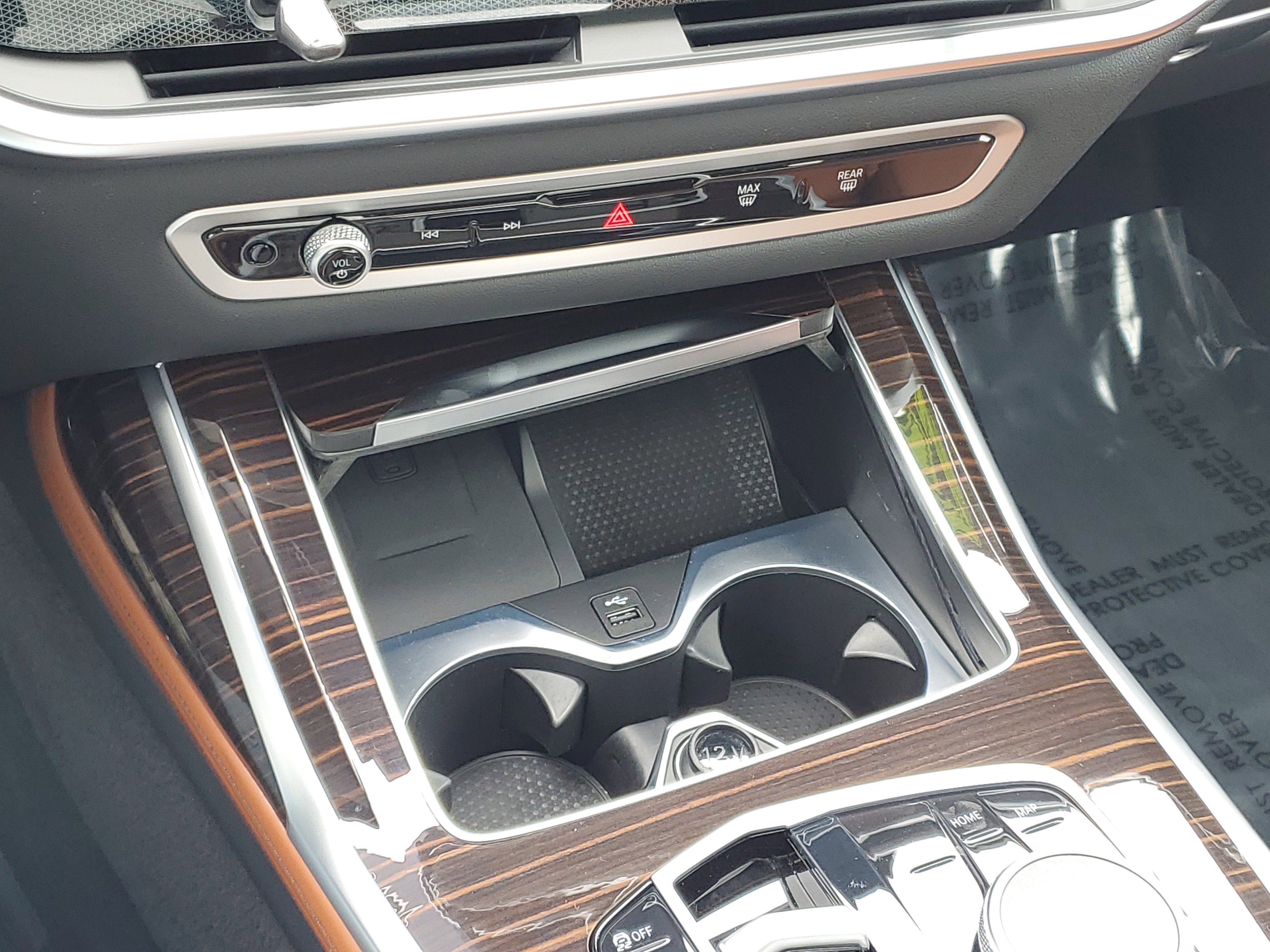 Certified 2025 BMW X7 xDrive40i w/ M Sport Package image 19