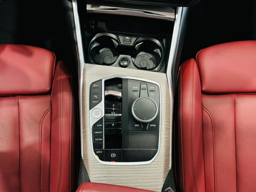 Used 2025 BMW 330i Sedan image 30