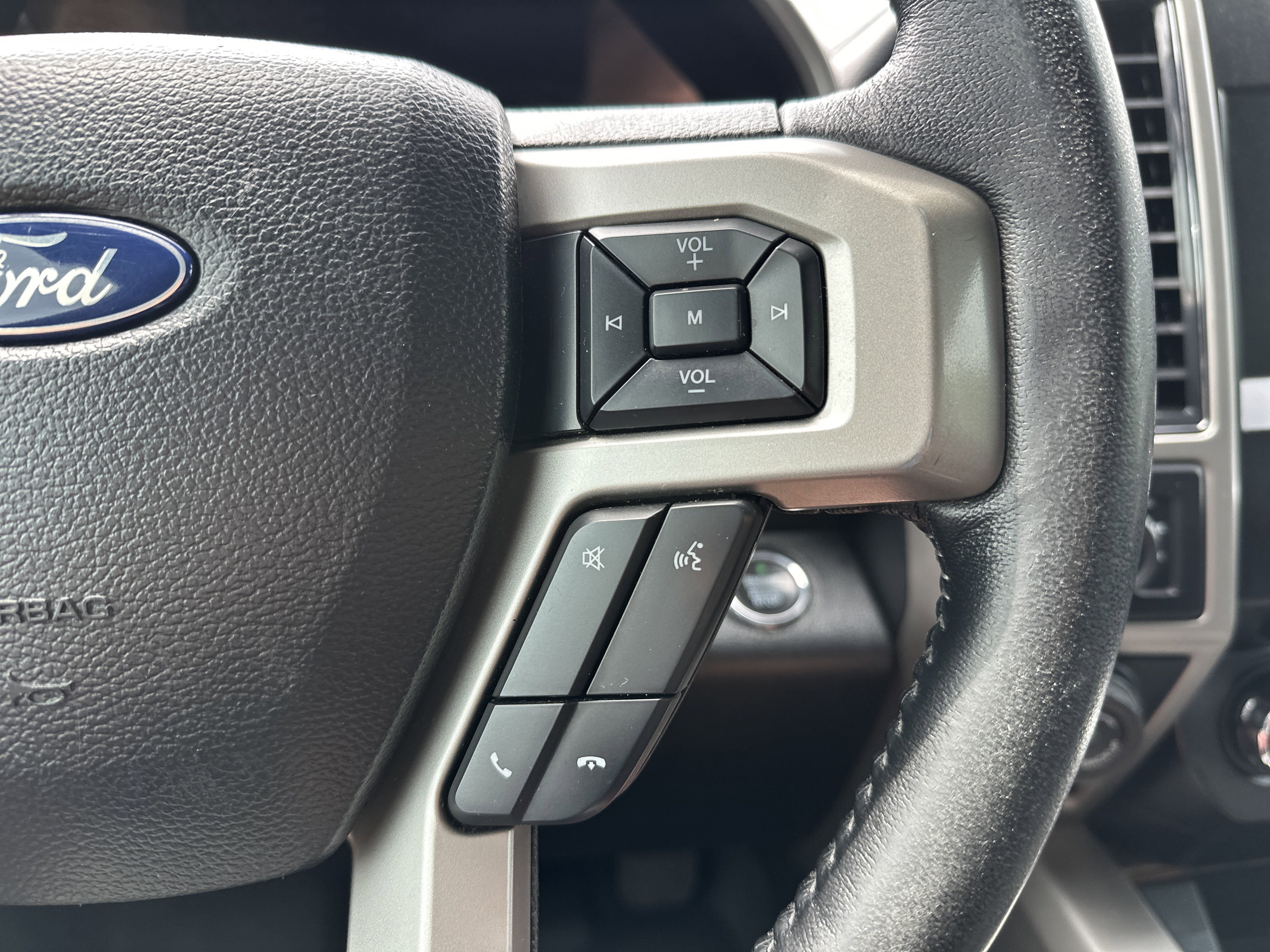 Used 2018 Ford F150 Lariat image 18