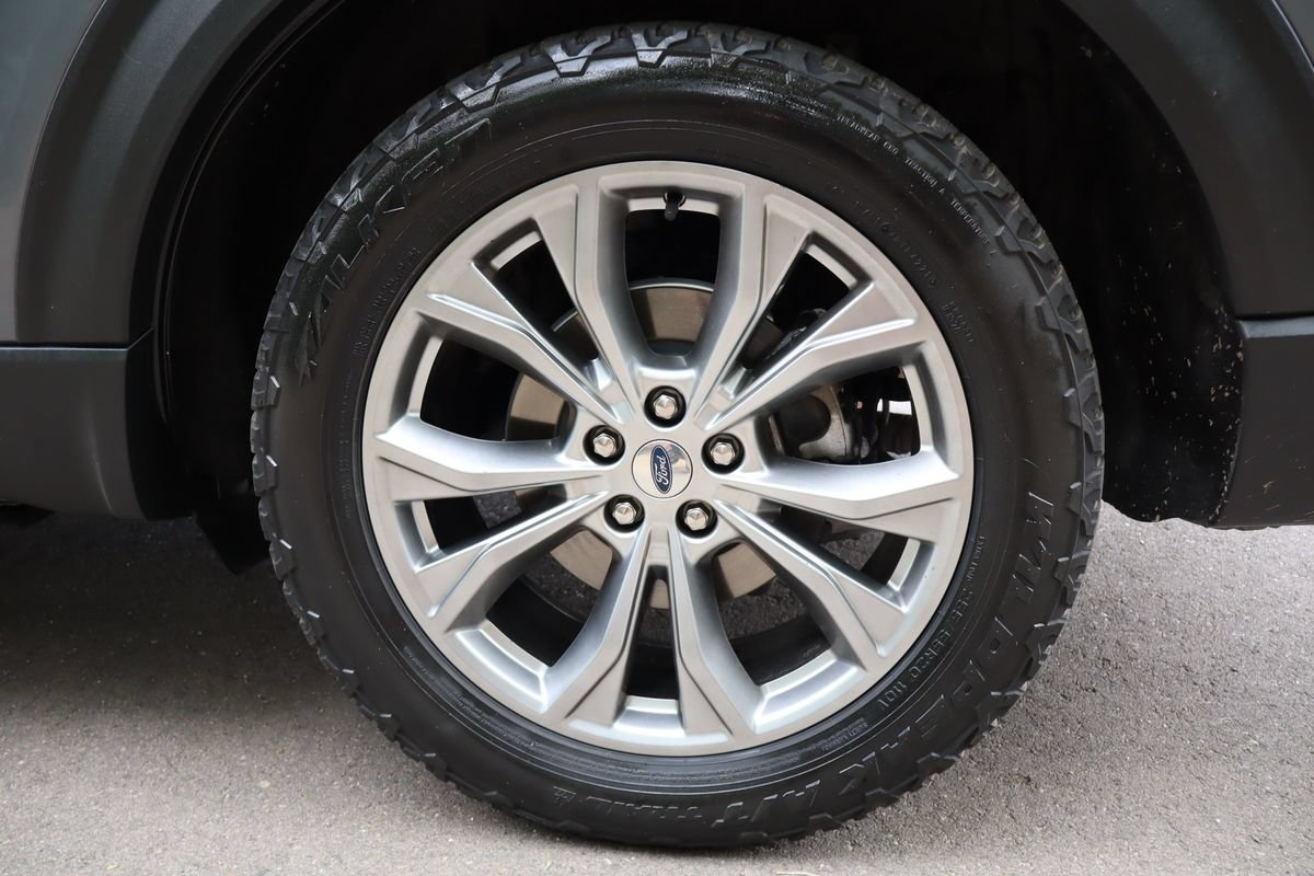 Used 2021 Ford Explorer XLT w/ Equipment Group 202A AWD/4WD image 44