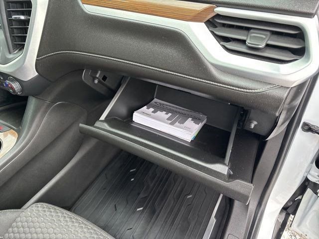 Used 2019 GMC Acadia SLE image 42