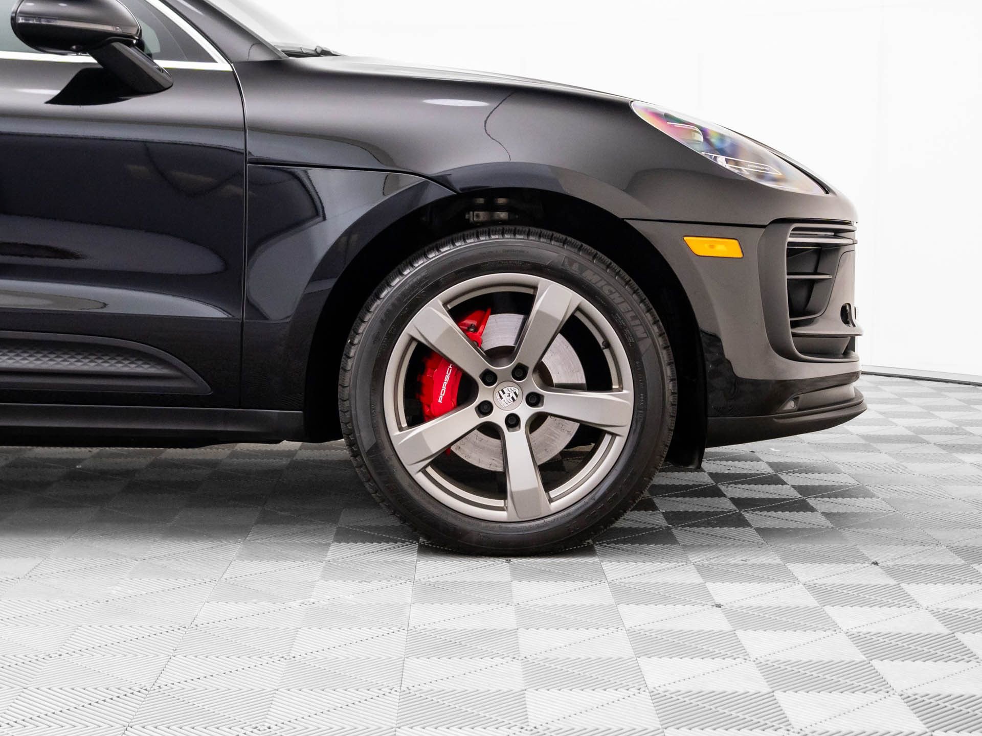 Certified 2023 Porsche Macan S image 30
