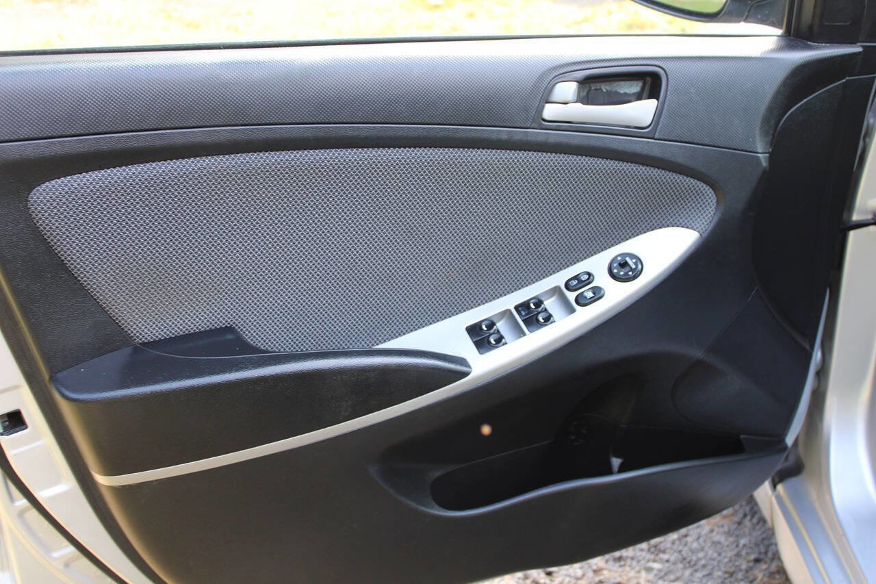 Used 2014 Hyundai Accent GS image 14
