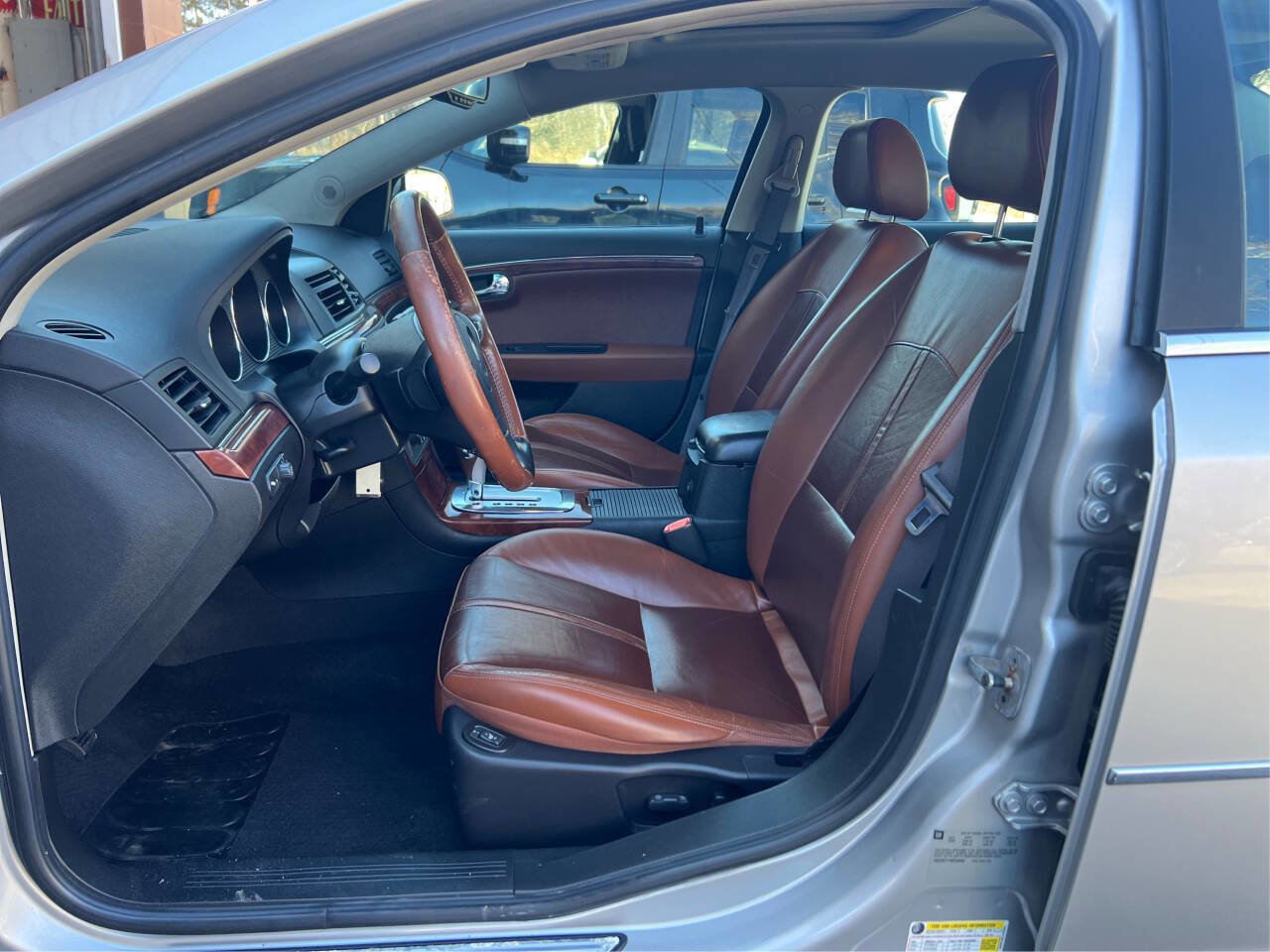 Used 2008 Saturn Aura XR w/ Premium Trim Package image 9