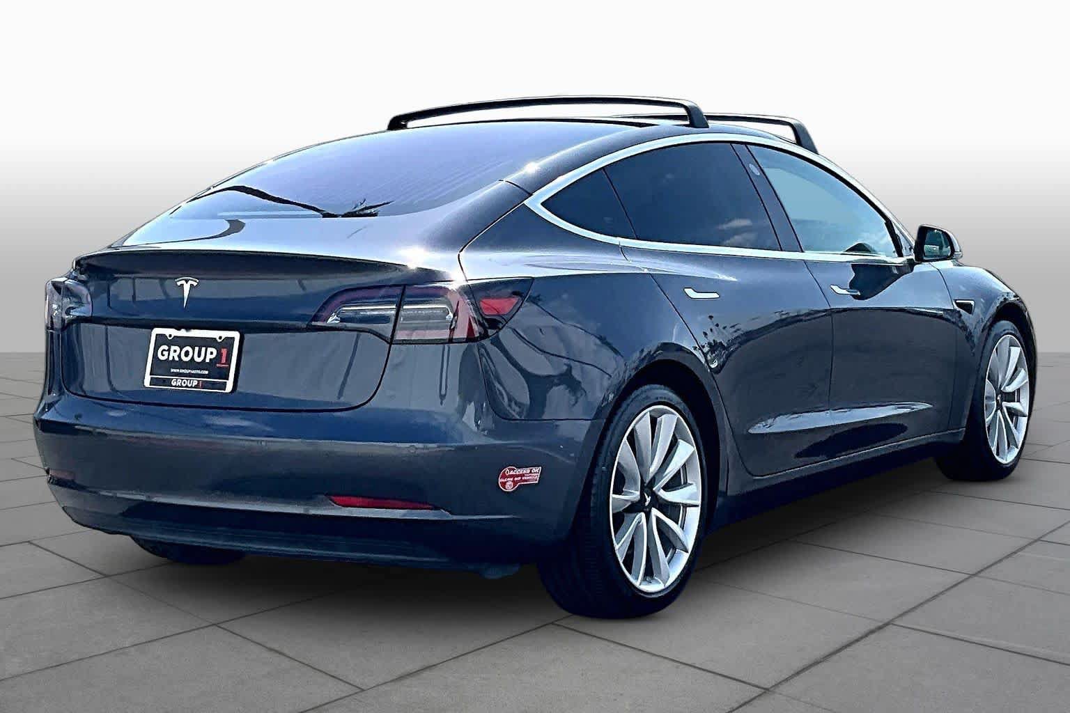 Used 2018 Tesla Model 3 Long Range RWD image 12