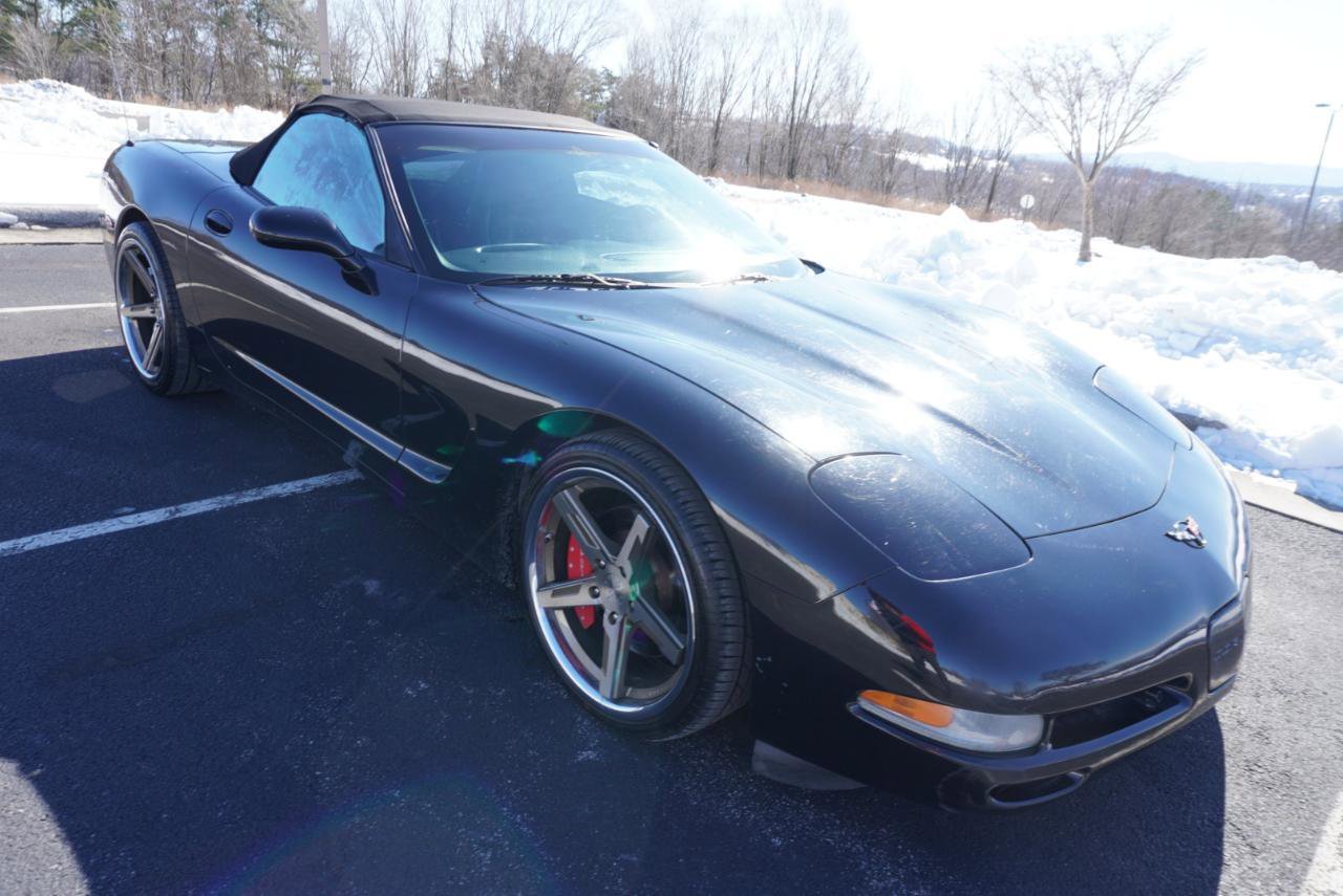 Used 2004 Chevrolet Corvette 2dr Convertible w/ Preferred Equipment Group RWD image 3