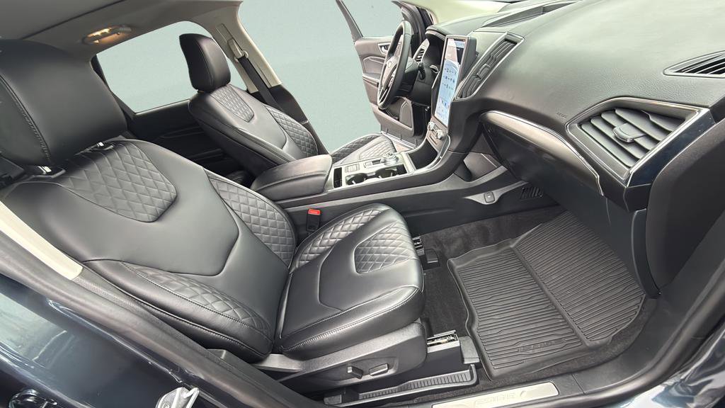 Certified 2024 Ford Edge Titanium image 29