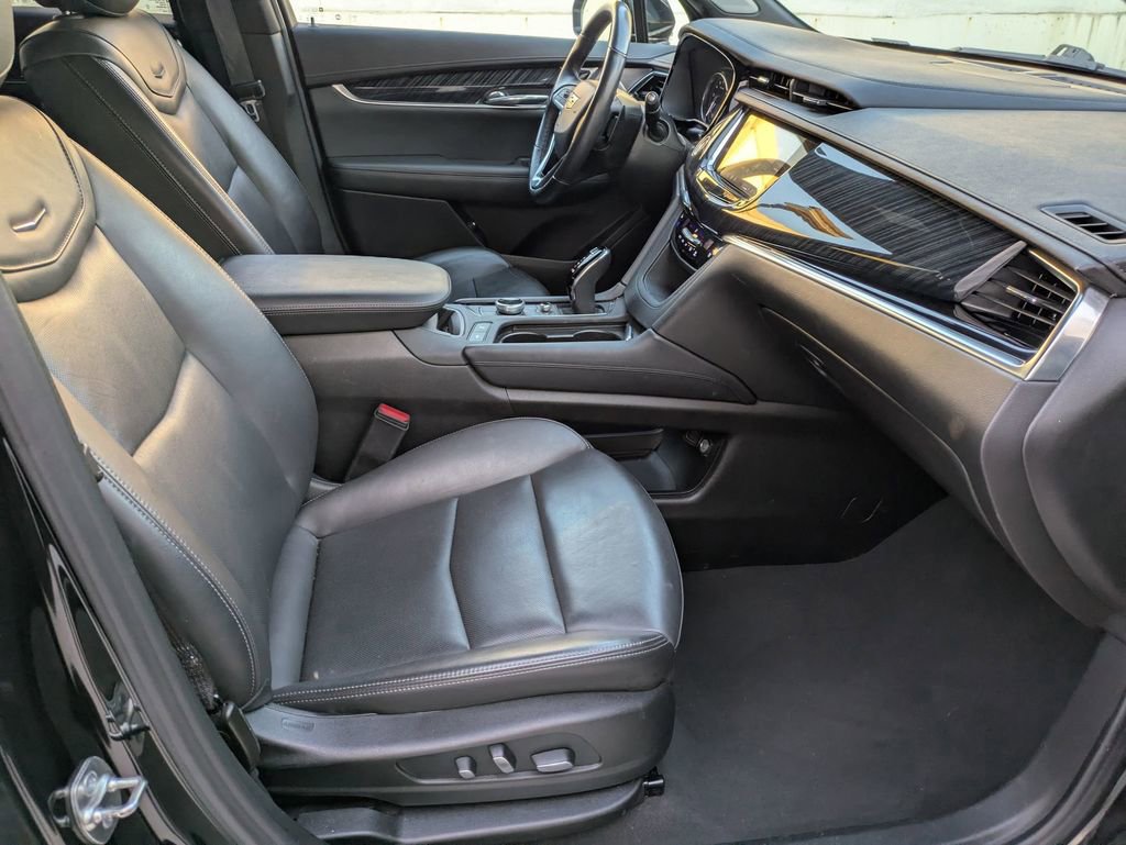 Used 2024 Cadillac XT6 Premium Luxury image 29