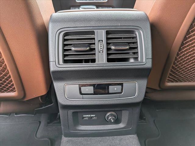 Used 2022 Audi Q5 2.0T Premium w/ Convenience Package AWD/4WD image 17