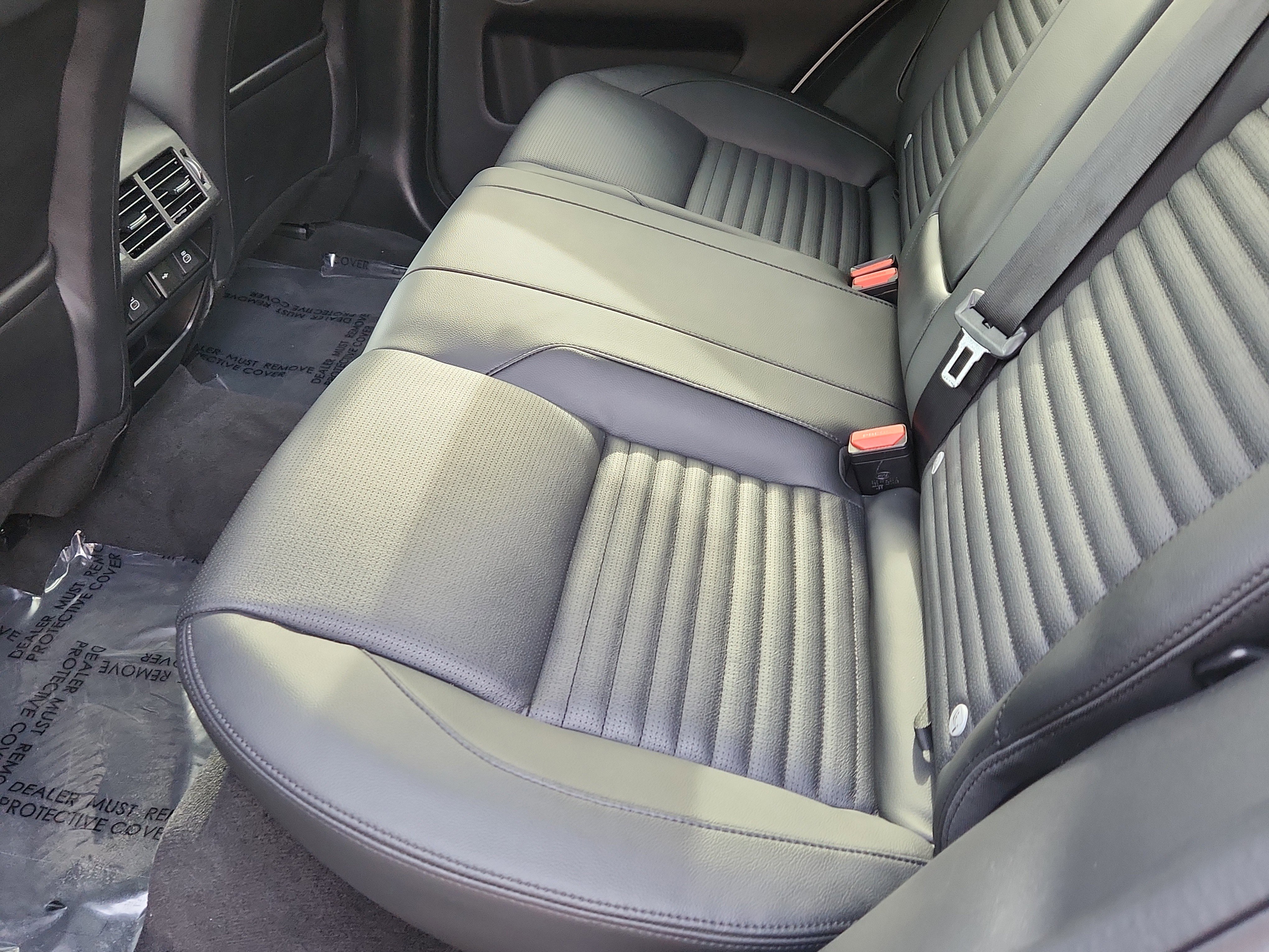 Used 2023 Land Rover Discovery Sport SE image 12