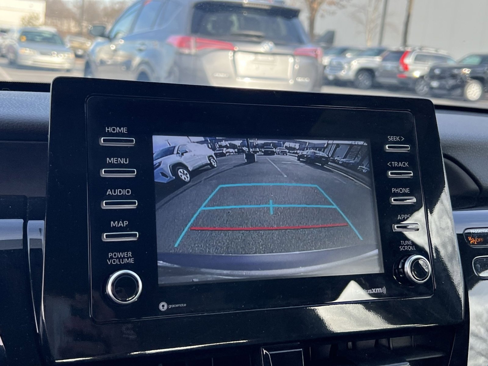 Used 2024 Toyota Camry SE image 19